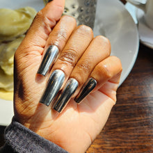 Load image into Gallery viewer, Silver Shadow nail set
