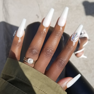 Understated nail set