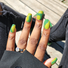 Load image into Gallery viewer, My Grass is Green Press on nail set
