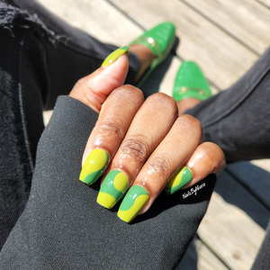 My Grass is Green Press on nail set